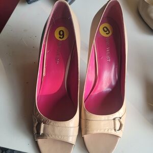 Nine West Tan Heels Elegant Stiletto Design